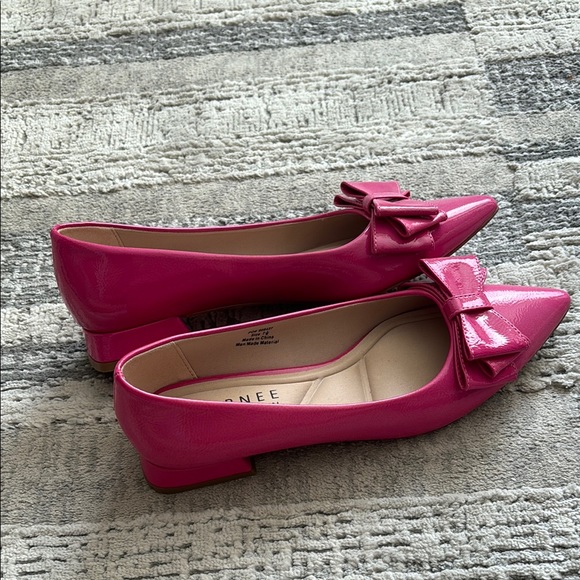 Journee Collection Women's Pink Bow Flats - Picture 3 of 5